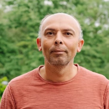 Portrait image of Emile van den Akker